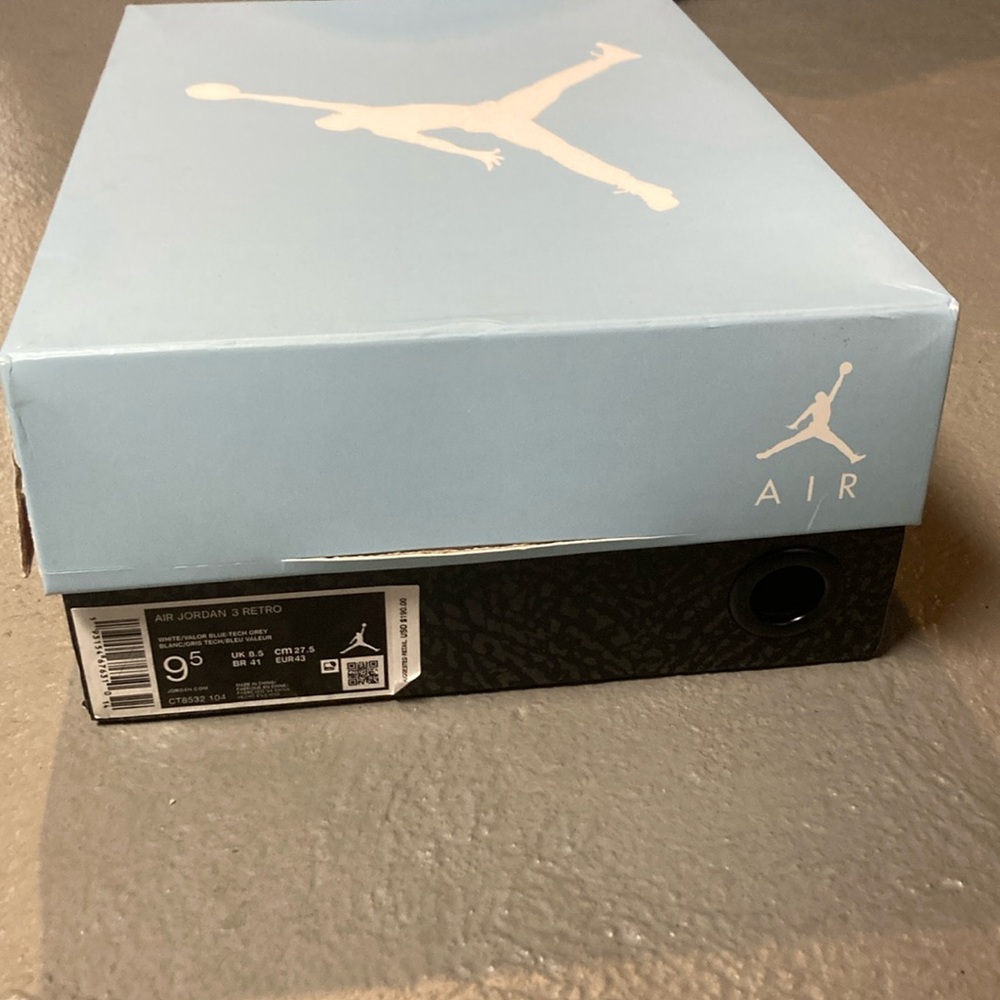 Jordan 3 UNC Blue - Box Only! - Size 9.5 - Great Condition